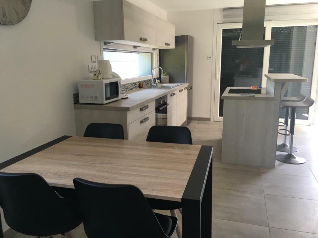 Au Jardin De Lina Apartment Лапутроа Екстериор снимка