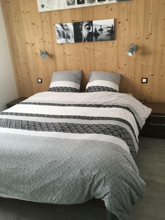 Au Jardin De Lina Apartment Лапутроа Екстериор снимка