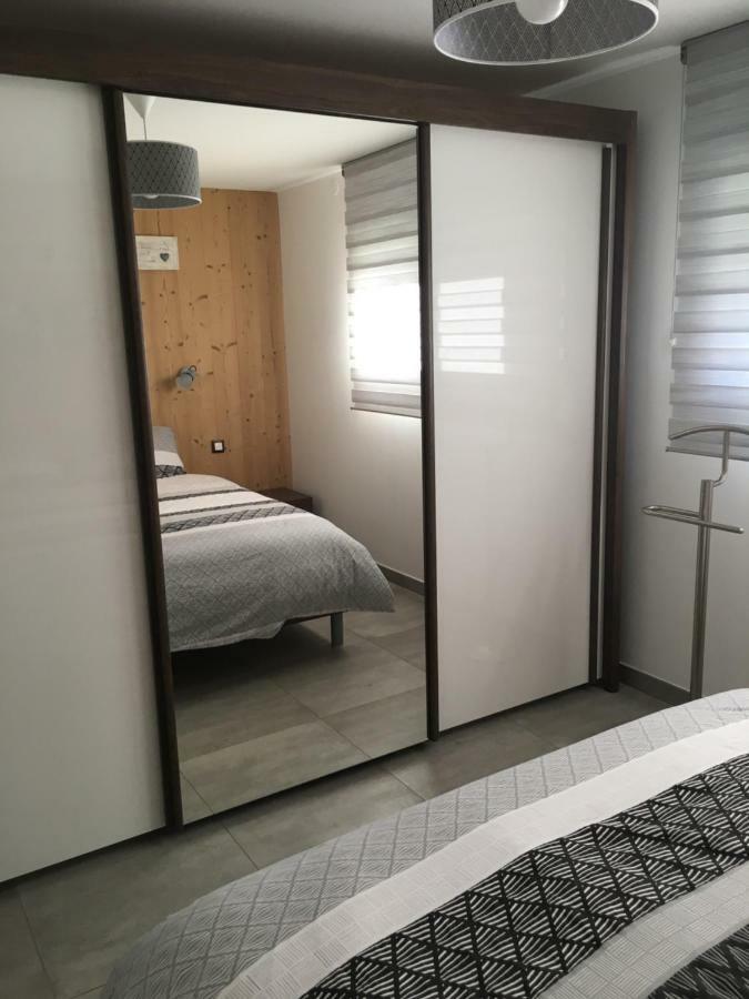 Au Jardin De Lina Apartment Лапутроа Екстериор снимка